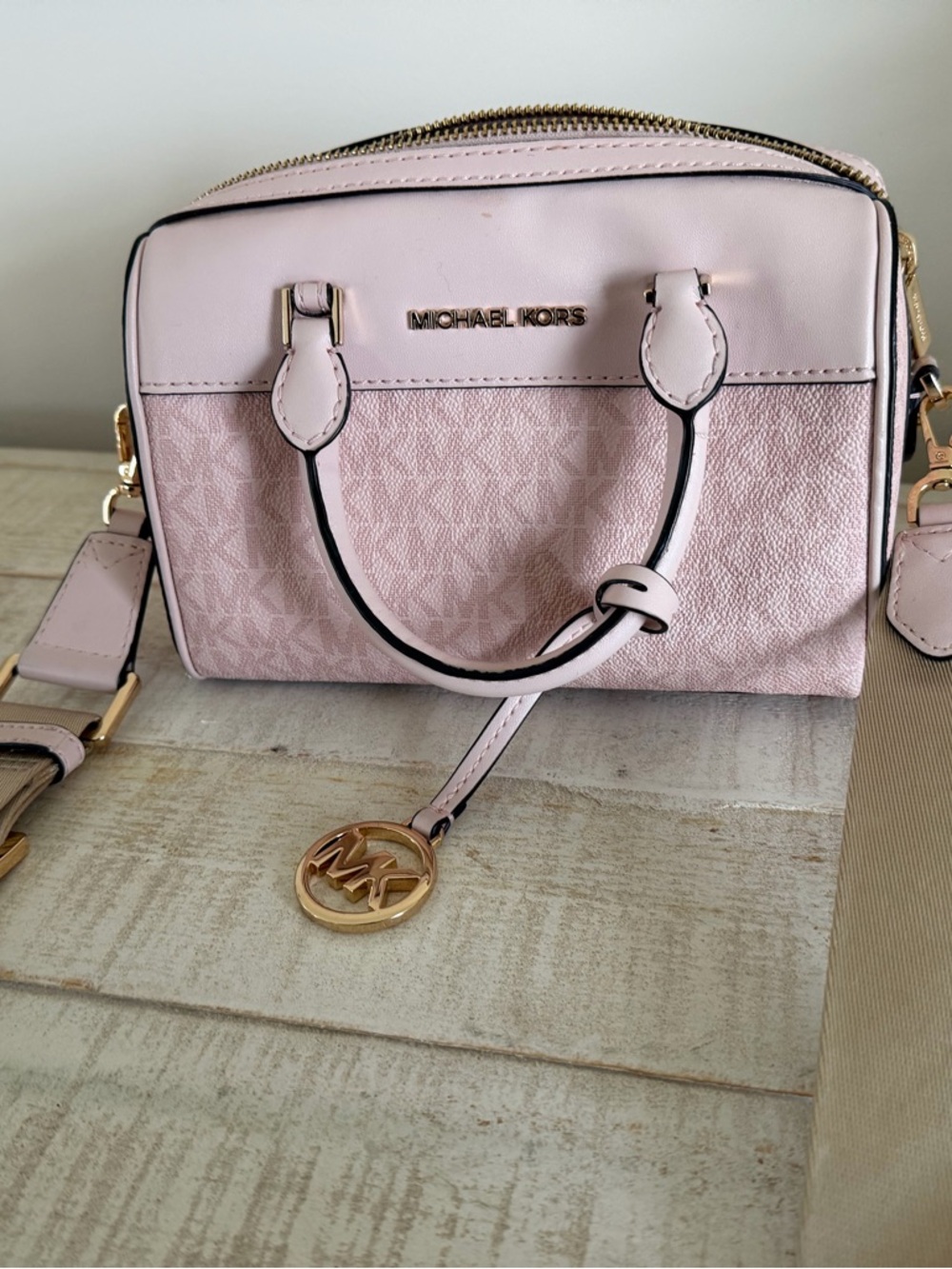 MICHAEL KORS Pale Pink Crossbody Satchel with Gold Logo Charm